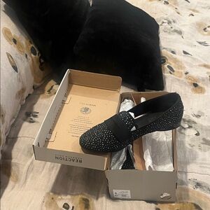 Kenneth Cole Black loafers with sequins